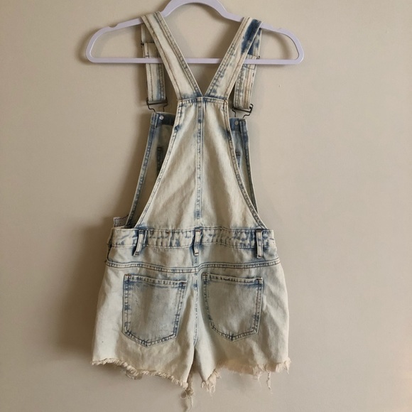 NWT Frayed Distressed Lace Pocket Short-Alls - Picture 2 of 4